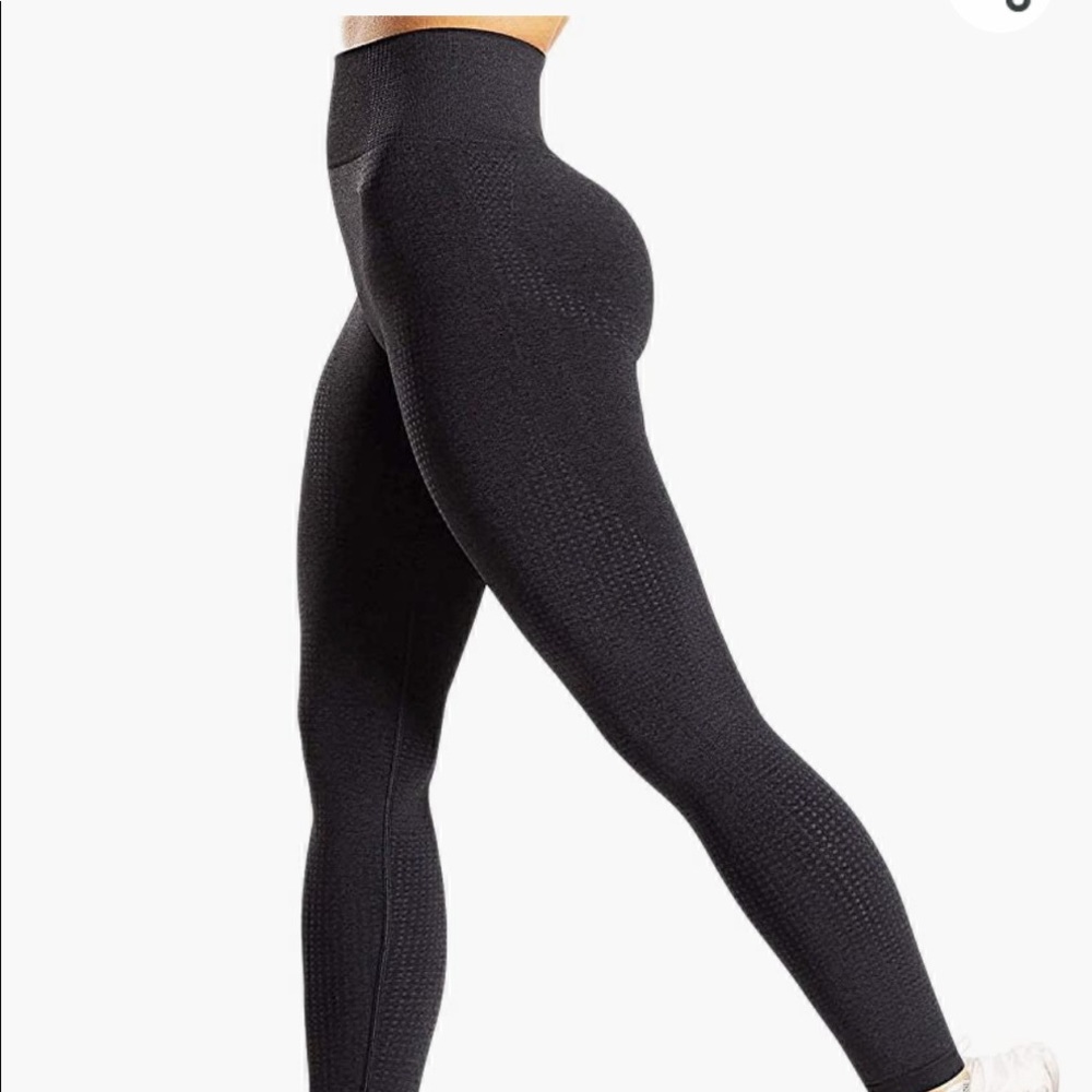 Black seamless legging brand new size small